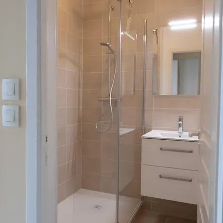 Appartement - Terrasse, Wifi Fibre & Piscine, A 200 M De La - D012 *