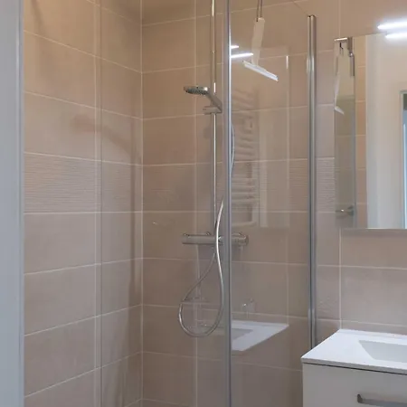 - Terrasse, Wifi Fibre & Piscine, A 200 M De La - D012 *